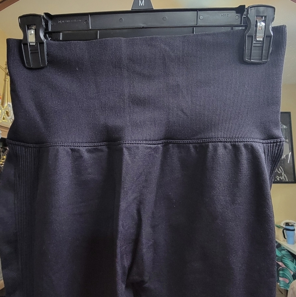 High-Waisted Booty-scrunch Leggings